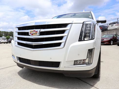 Used 2016 Cadillac Escalade ESV Premium AWD/4WD image 34