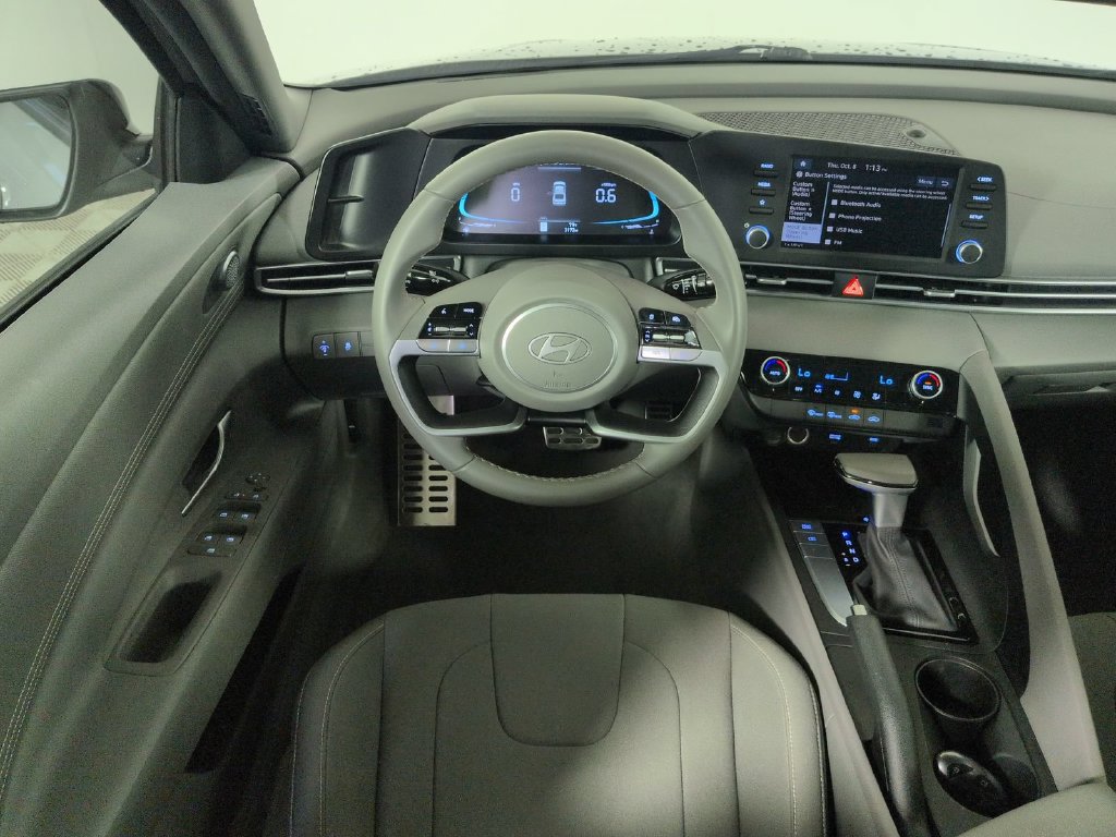 Used 2025 Hyundai Elantra Sport FWD image 22