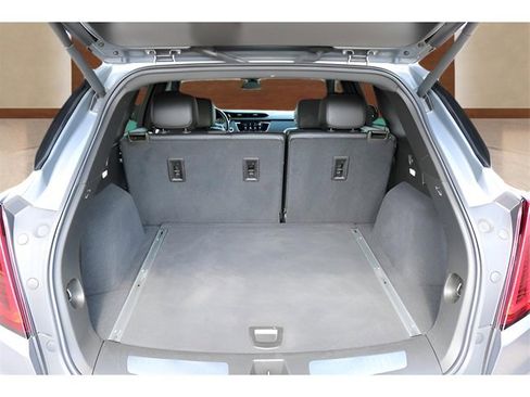 Used 2021 Cadillac XT5 Premium Luxury image 18