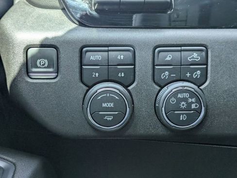Used 2024 Chevrolet Silverado 1500 High Country image 30