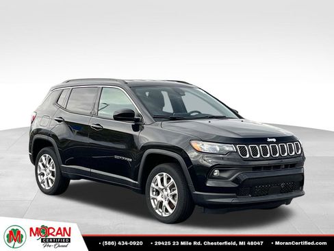 Used 2023 Jeep Compass Latitude AWD/4WD image 7
