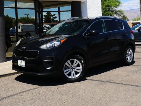 Used 2019 Kia Sportage LX w/ LX Popular Package image 2