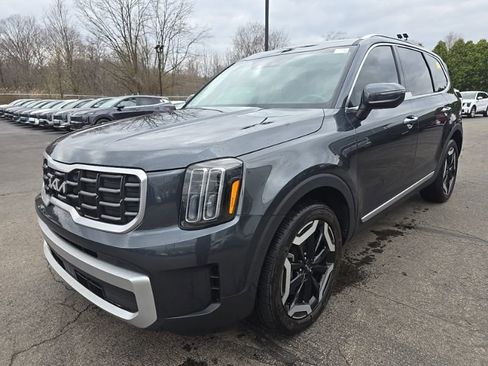 Certified 2024 Kia Telluride S image 3