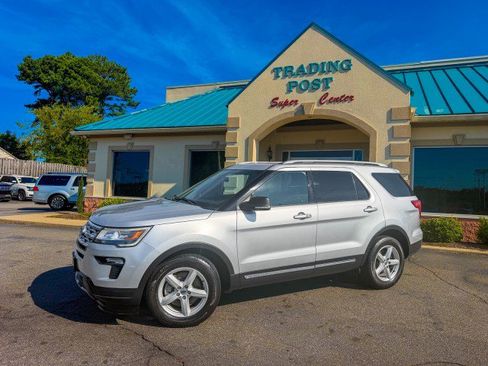 Used 2019 Ford Explorer XLT w/ Equipment Group 201A FWD image 28
