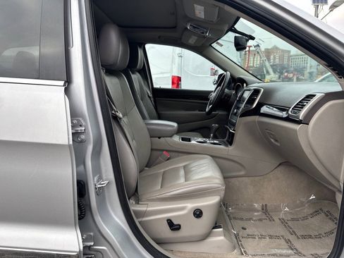 Used 2012 Jeep Grand Cherokee Laredo image 22