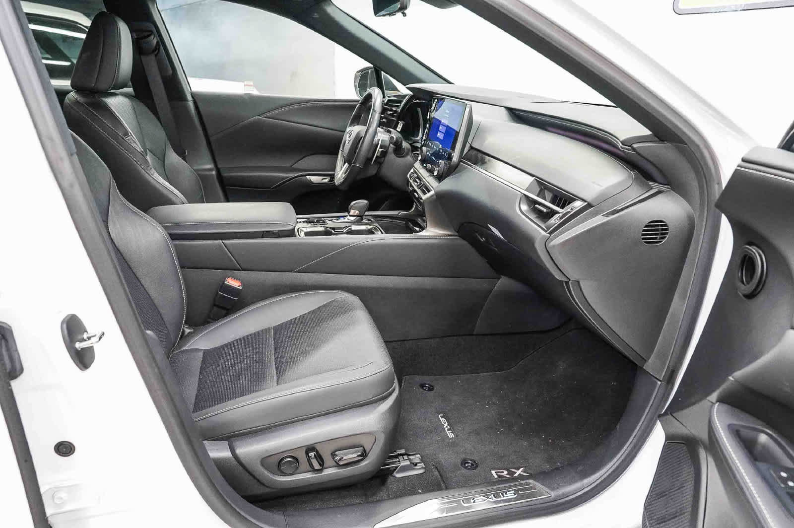 Used 2024 Lexus RX 350 Premium Plus w/ Convenience Package FWD image 17