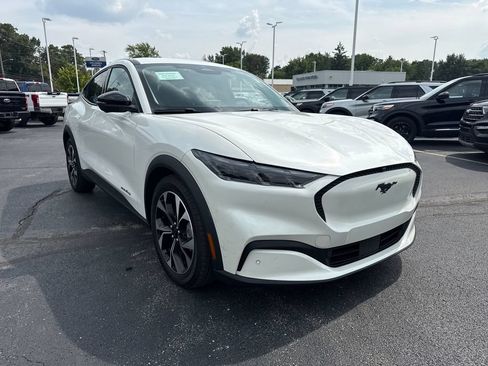 Used 2025 Ford Mustang Mach-E Select AWD/4WD image 4
