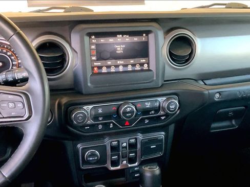 Used 2018 Jeep Wrangler Unlimited Sport S image 7