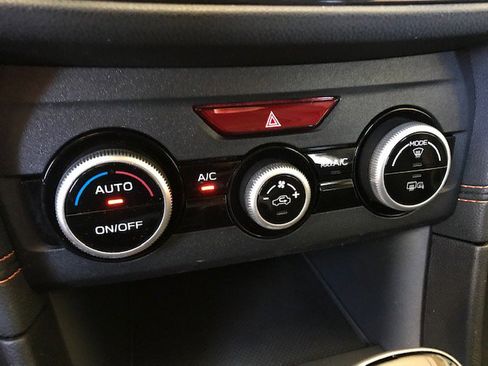 Certified 2023 Subaru Crosstrek 2.5i Limited w/ Moonroof Package image 21