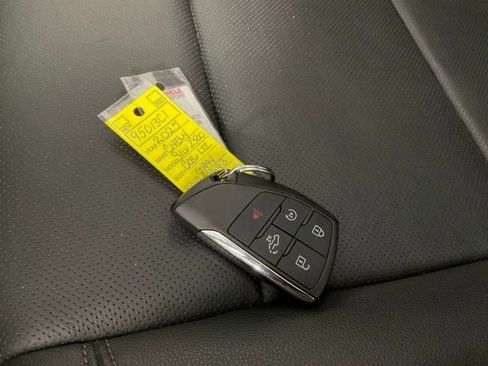 Used 2025 Chevrolet Silverado 2500 LTZ w/ LTZ Convenience Package image 51