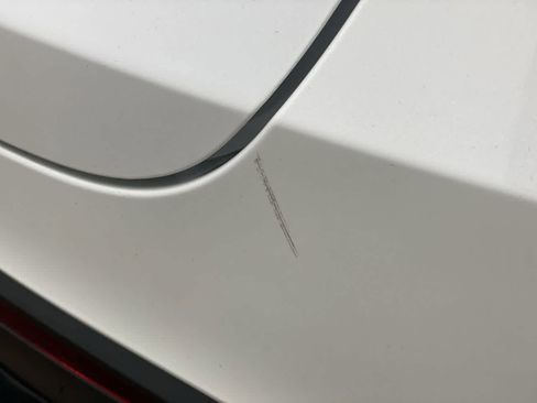 Used 2024 Tesla Model Y Performance image 31