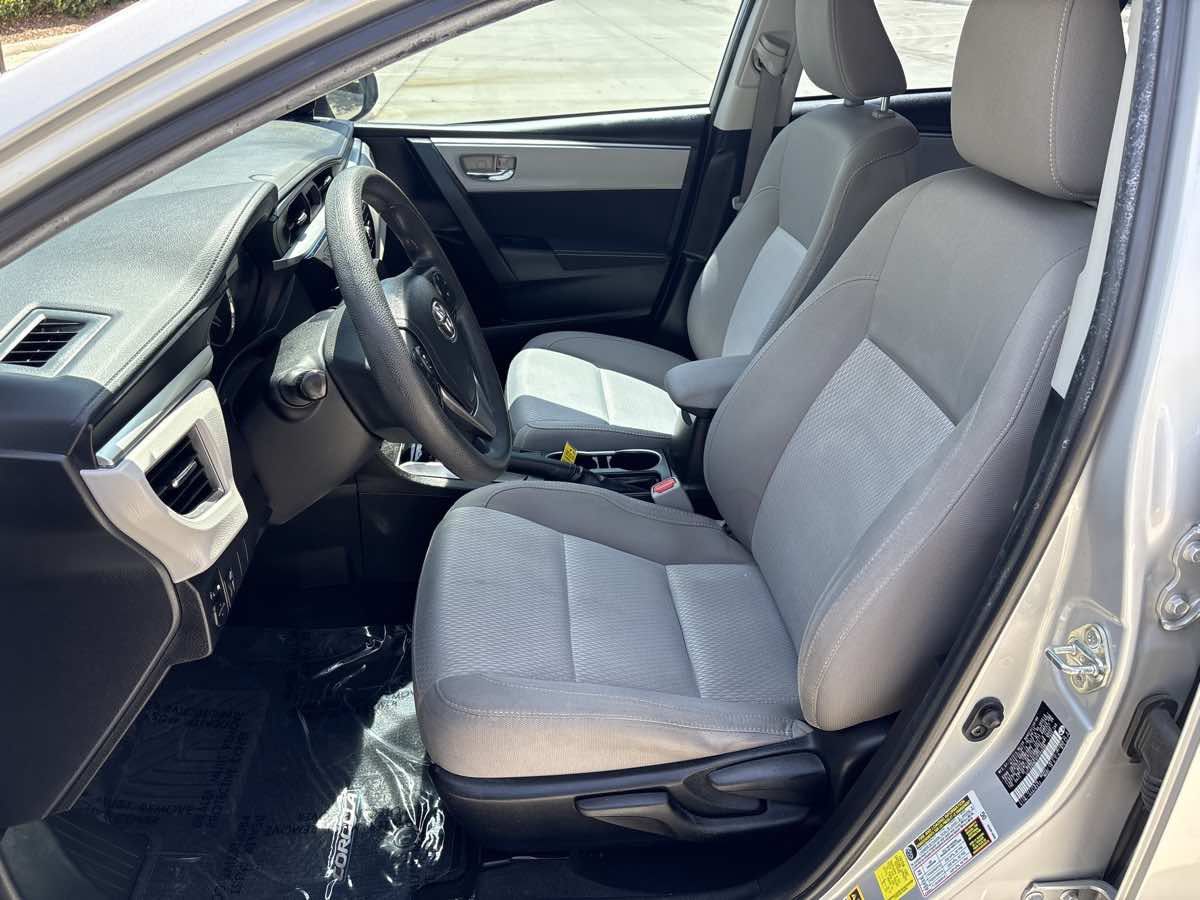 Used 2015 Toyota Corolla LE FWD image 19