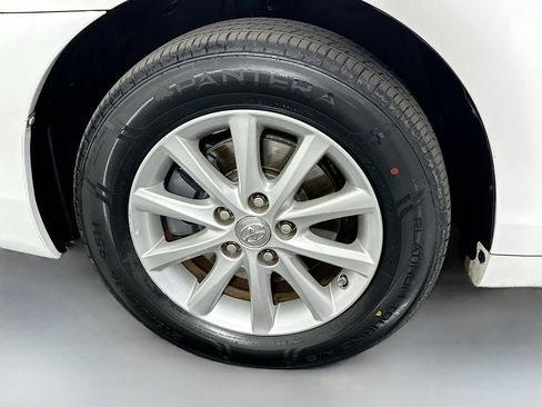Used 2010 Toyota Camry XLE FWD image 31