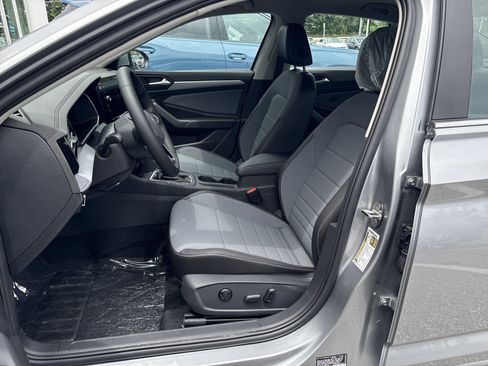 New 2025 Volkswagen Jetta SE image 15