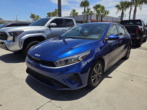 Used 2022 Kia Forte LXS FWD image 3