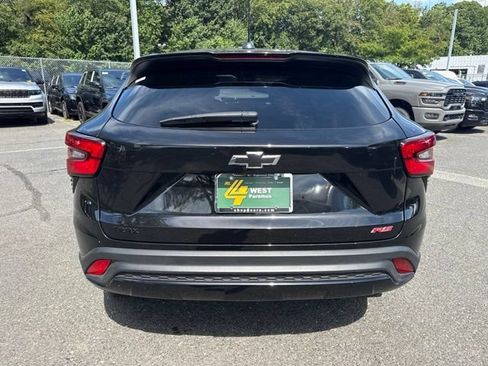 Used 2024 Chevrolet Trax RS FWD image 18