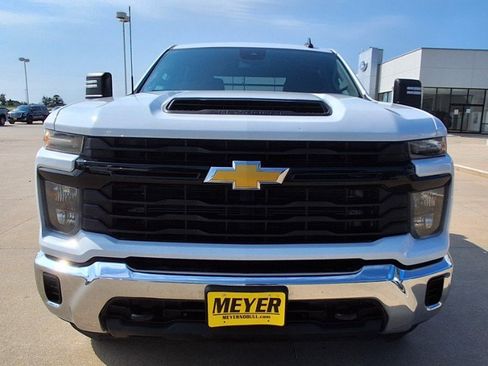 Used 2024 Chevrolet Silverado 2500 W/T w/ WT Convenience Package AWD/4WD image 3