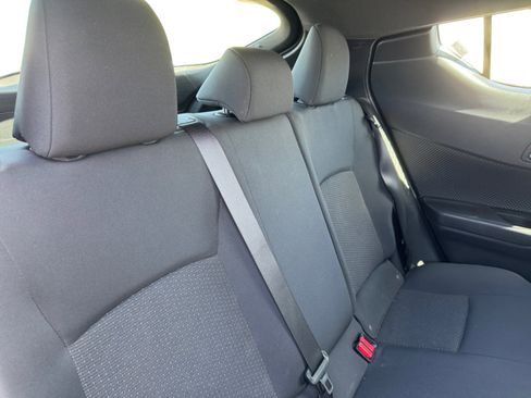 Used 2018 Toyota C-HR XLE FWD image 18