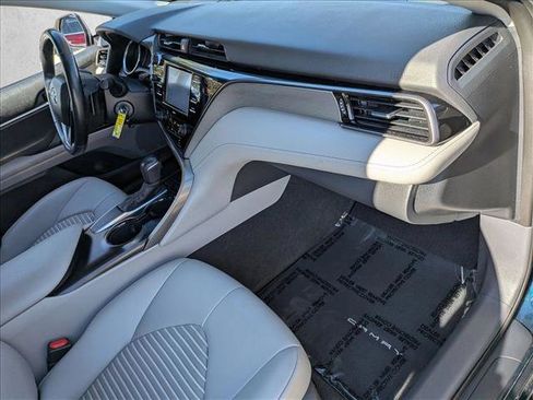 Used 2020 Toyota Camry SE image 21