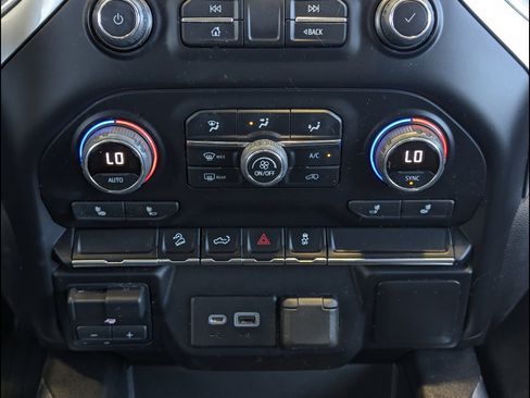 Used 2021 Chevrolet Silverado 1500 LT Trail Boss image 31