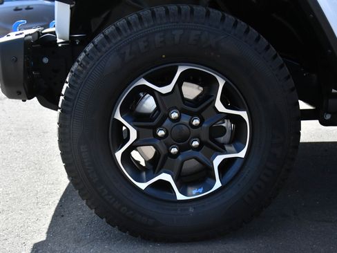 Used 2023 Jeep Wrangler Unlimited Rubicon 4xe w/ Steel Bumper Group image 12