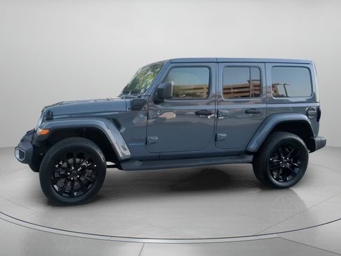 Used 2025 Jeep Wrangler Unlimited Sahara AWD/4WD image 15