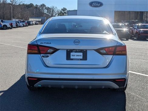 Used 2024 Nissan Altima 2.5 S image 4