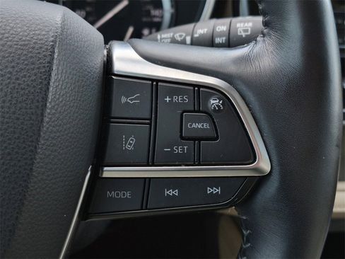 Used 2020 Toyota Highlander Limited image 21