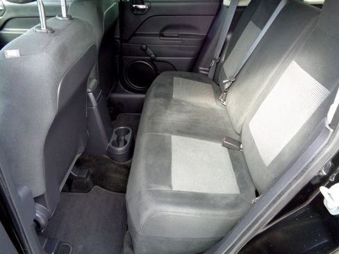 Used 2017 Jeep Patriot Sport image 24