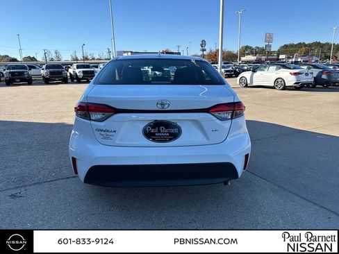 Used 2024 Toyota Corolla LE image 8