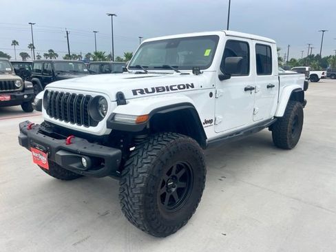 Used 2024 Jeep Gladiator Rubicon AWD/4WD image 3