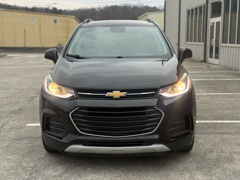Used 2020 Chevrolet Trax LT w/ Driver Confidence Package image 2