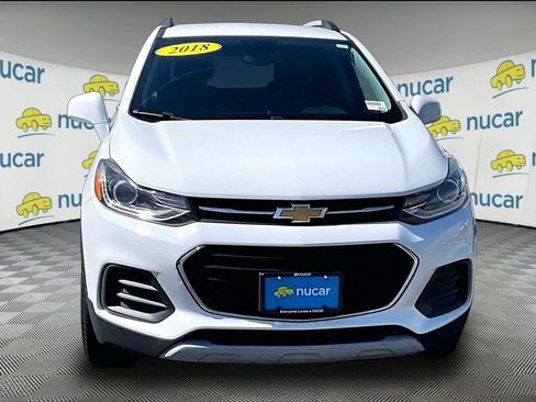 Used 2018 Chevrolet Trax LT w/ LT Convenience Package AWD/4WD image 2