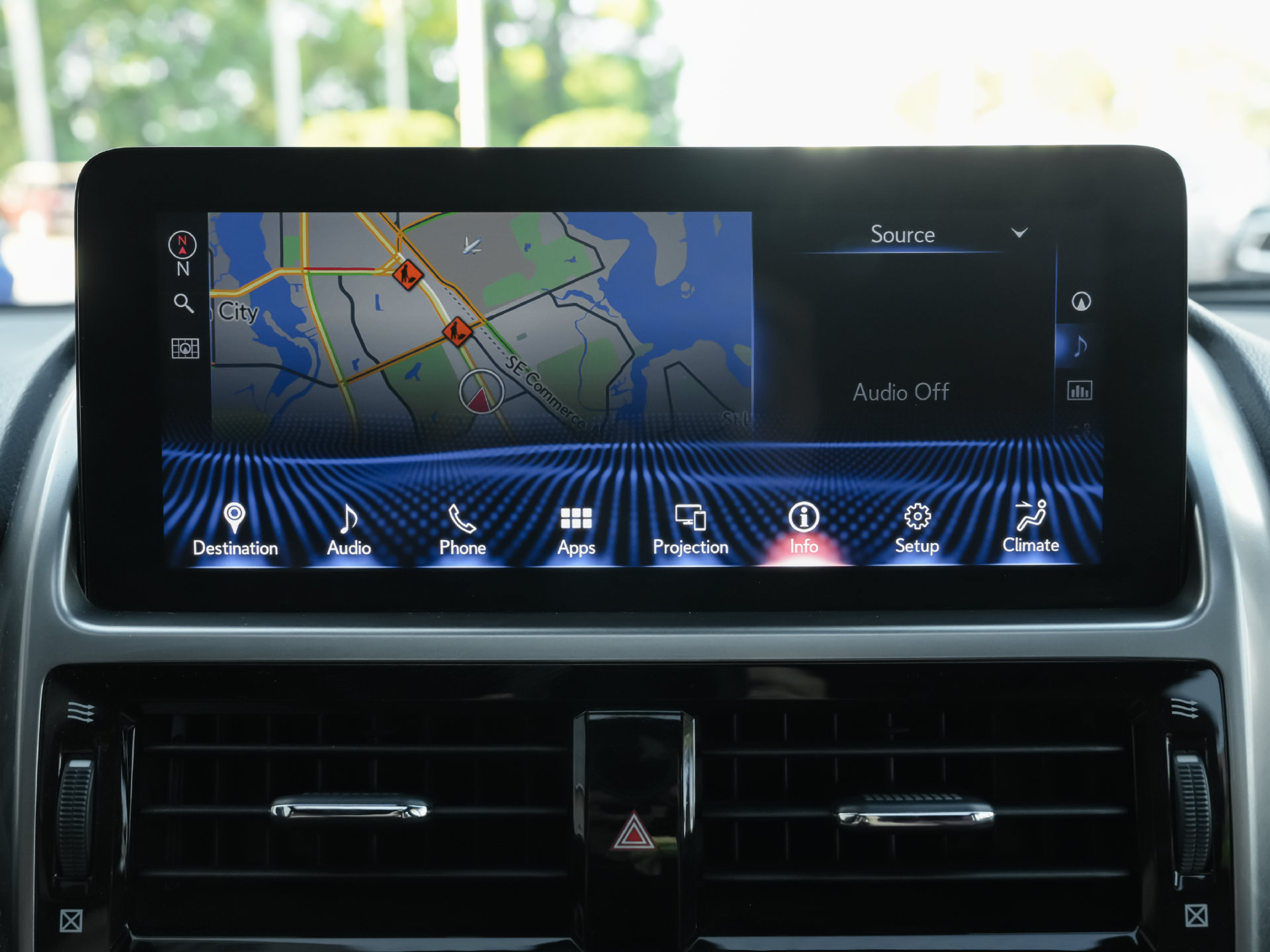 Used 2022 Lexus GX 460 Premium w/ Accessory Package AWD/4WD image 13