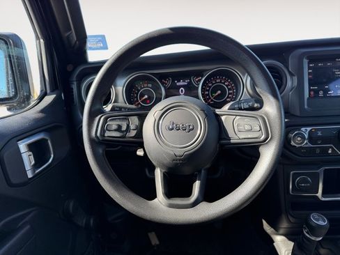 Used 2023 Jeep Gladiator Sport image 12