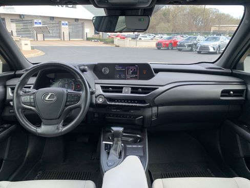 Used 2020 Lexus UX 200 w/ Premium Package image 30