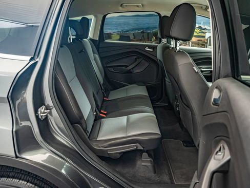 Used 2017 Ford Escape SE FWD image 33