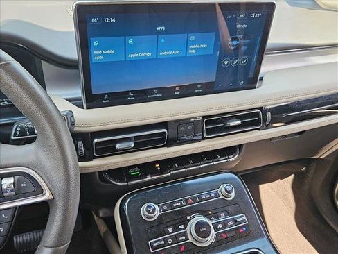 Used 2023 Lincoln Nautilus FWD image 14
