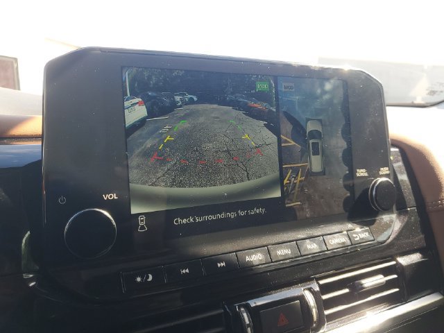 Used 2024 Nissan Pathfinder Platinum AWD/4WD image 20