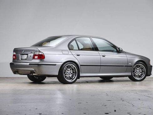 Used 2003 BMW M5 image 5