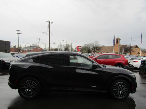 Used 2025 Ford Mustang Mach-E Premium image 6