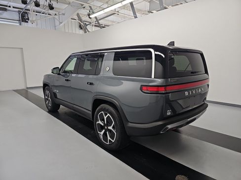 Used 2024 Rivian R1S Adventure AWD/4WD image 3