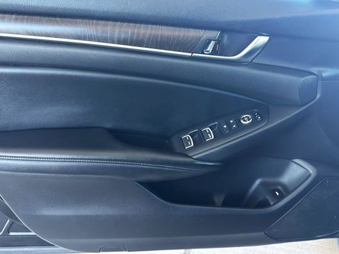 Used 2019 Honda Accord EX image 11