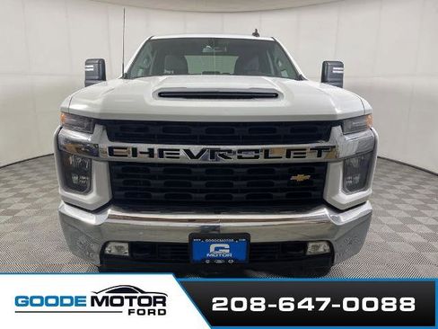 Used 2022 Chevrolet Silverado 2500 LT w/ Convenience Package AWD/4WD image 3