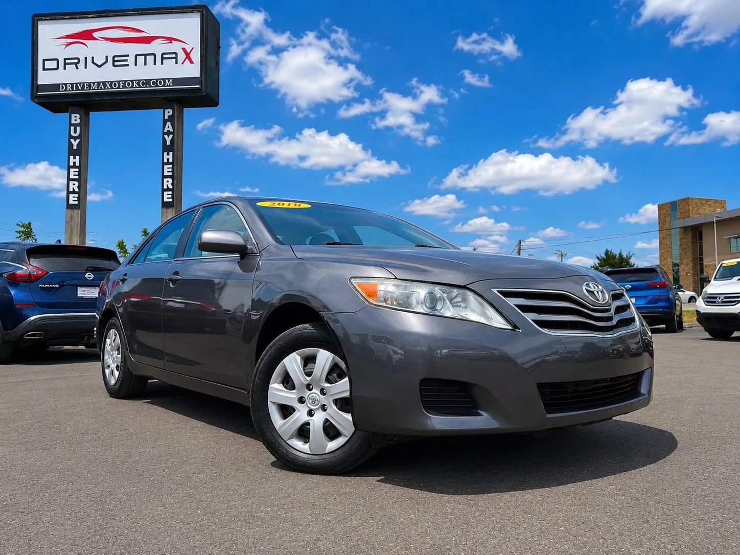 Used 2010 Toyota Camry LE FWD image 1