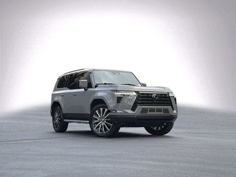 Used 2025 Lexus GX 550 w/ Accessory Package (2T) AWD/4WD image 2