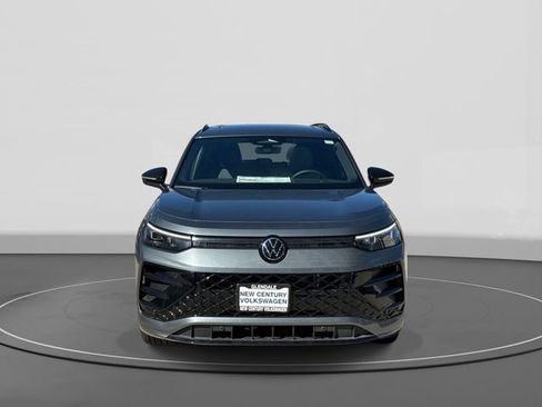 New 2026 Volkswagen Tiguan SE R-Line FWD image 2