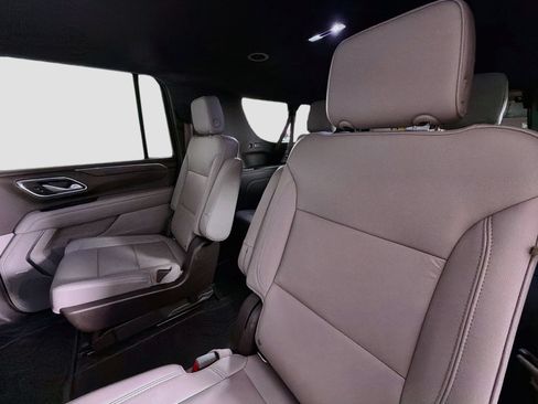 Used 2022 Chevrolet Suburban Z71 w/ Luxury Package AWD/4WD image 26