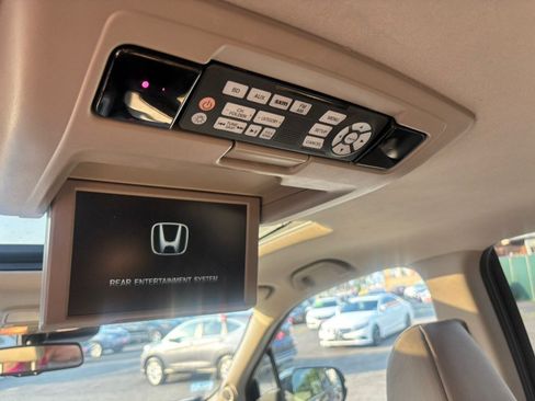 Used 2016 Honda Pilot Touring image 37