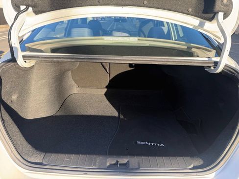 Used 2020 Nissan Sentra SV FWD image 16